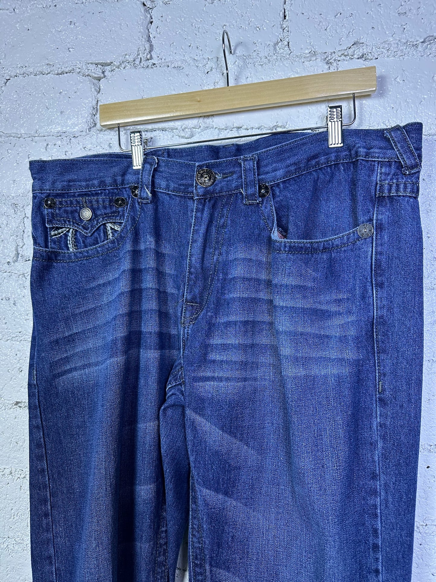(38x31) True Religion Denim Jeans (AS IS MISSING POCKET BUTTON)