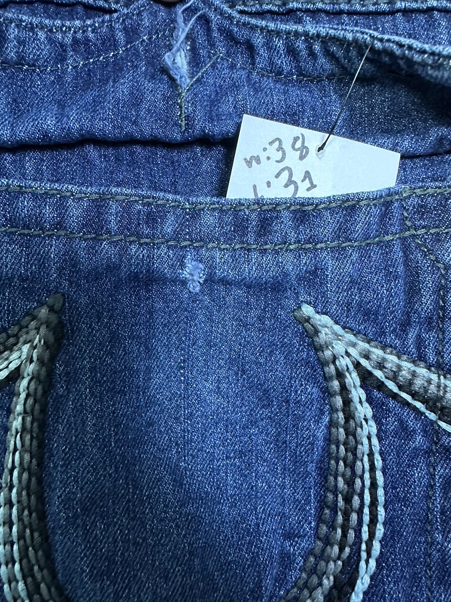 (38x31) True Religion Denim Jeans (AS IS MISSING POCKET BUTTON)