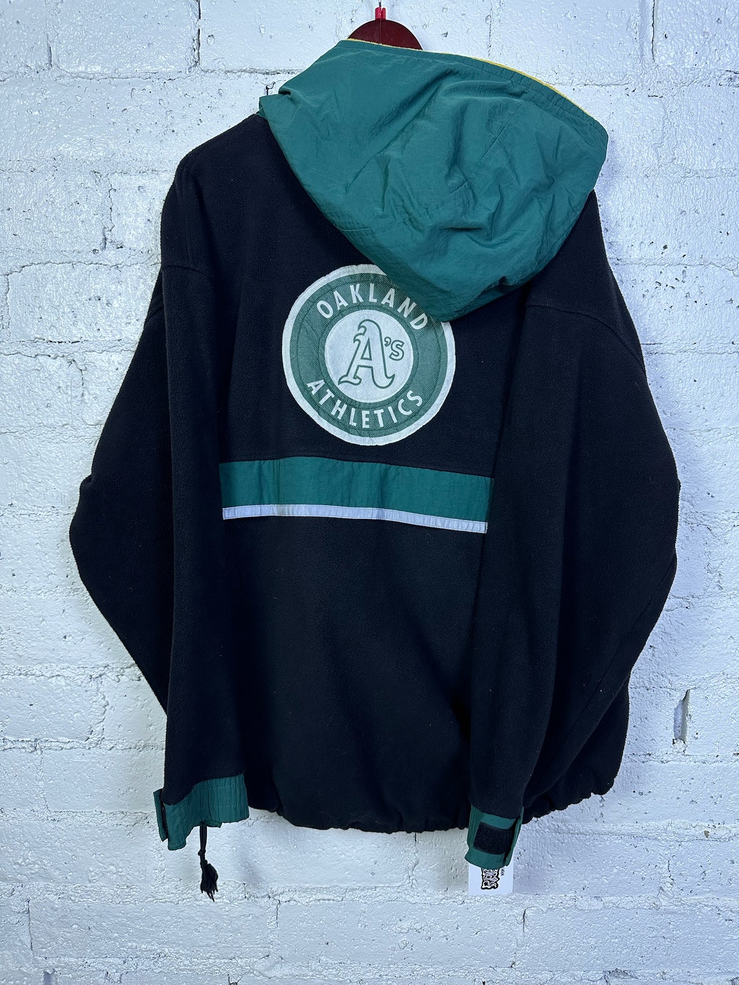 (L) Tommy Hilfiger Oakland A’s quarter zip Fleece