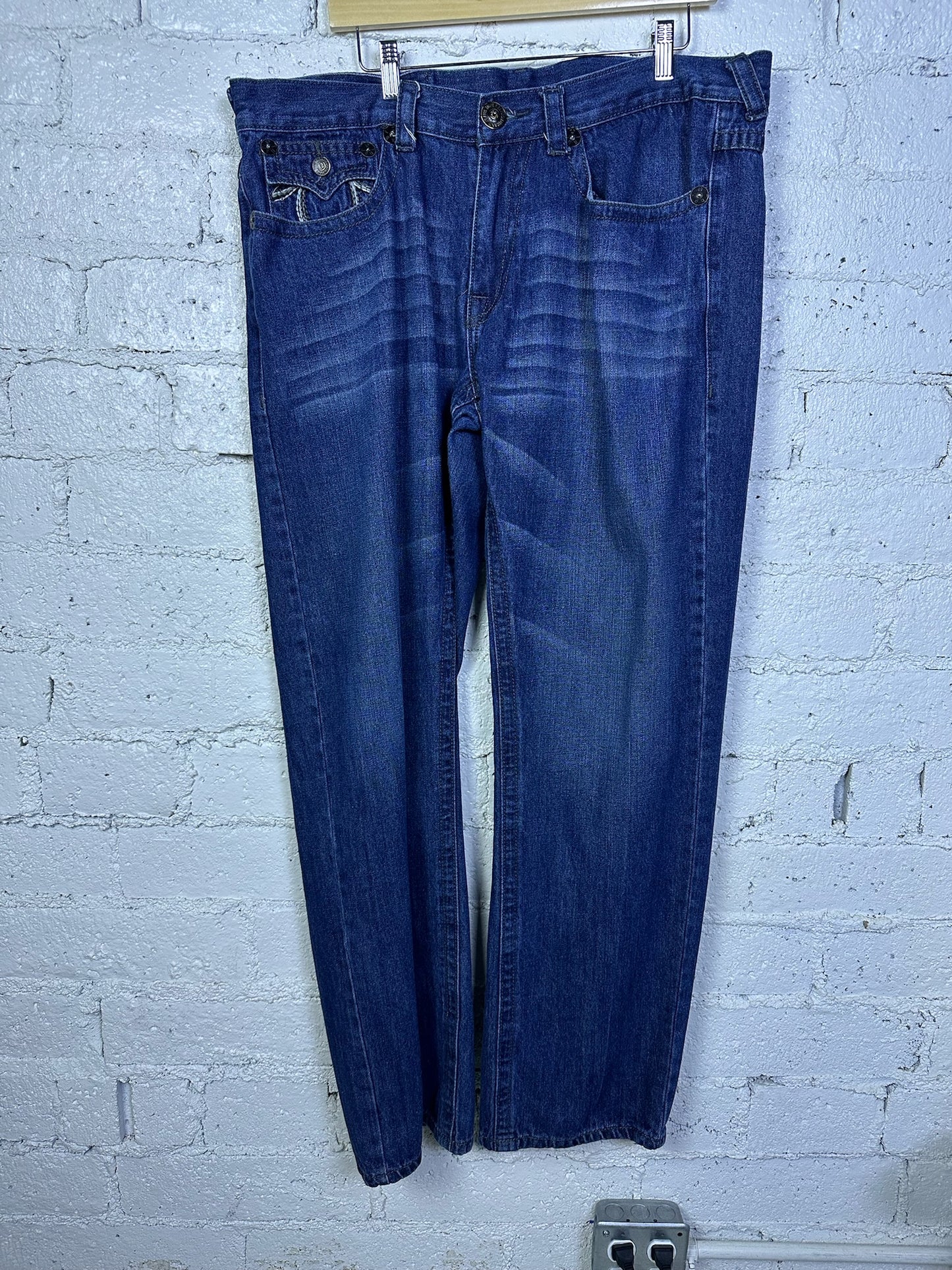 (38x31) True Religion Denim Jeans (AS IS MISSING POCKET BUTTON)