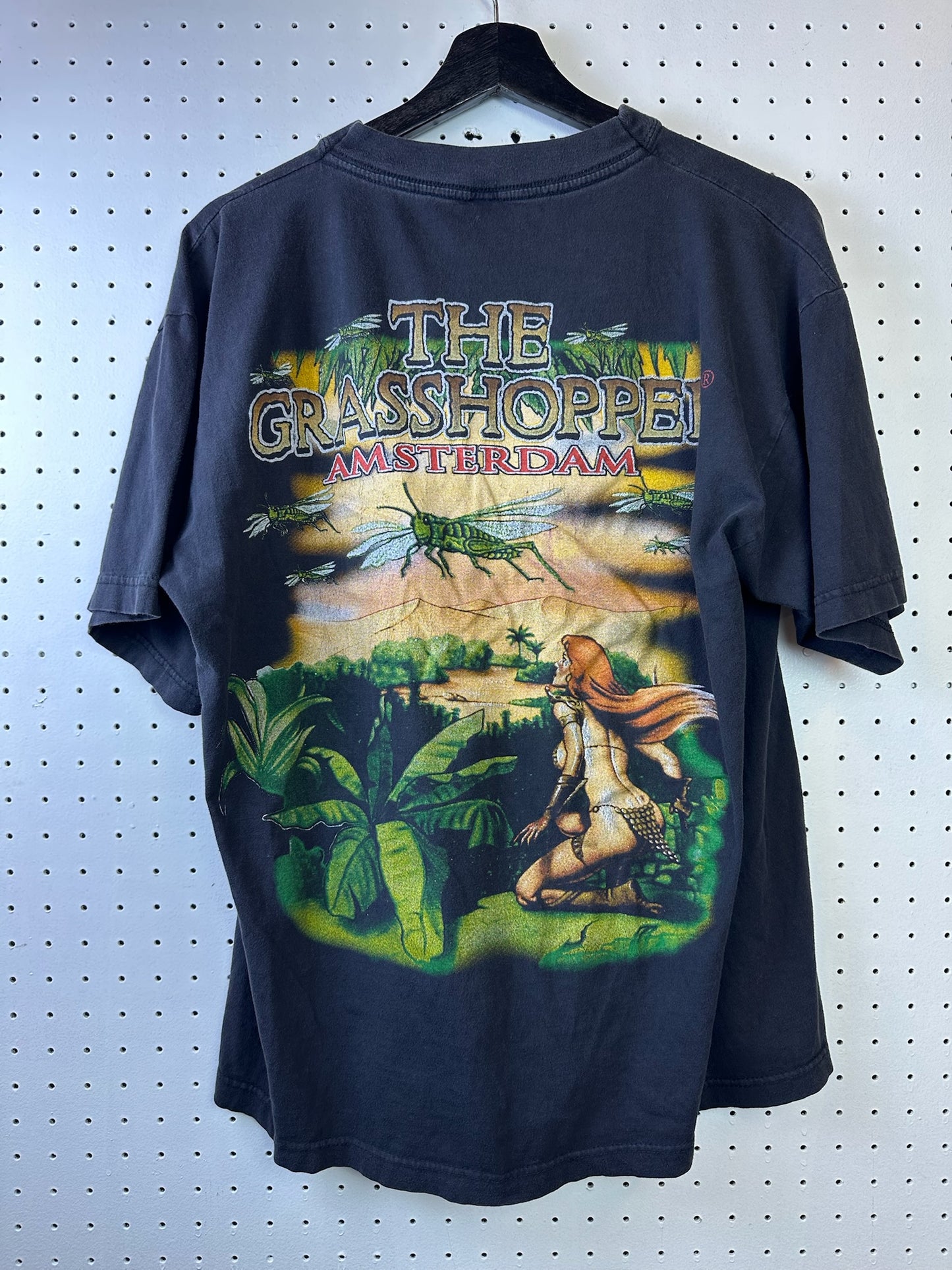 ( XL ) The Grasshopper Tee