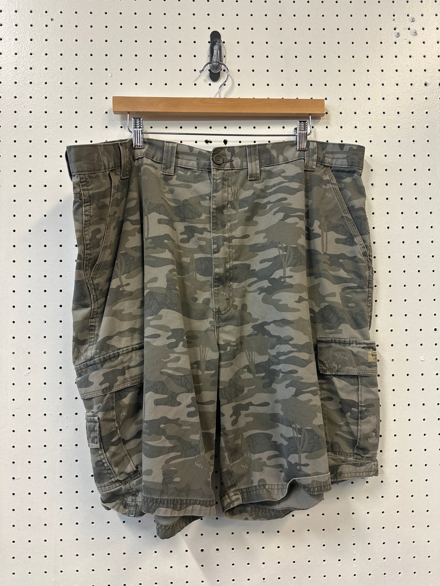 ( W : 42 ) Wranglers Cargo Jorts