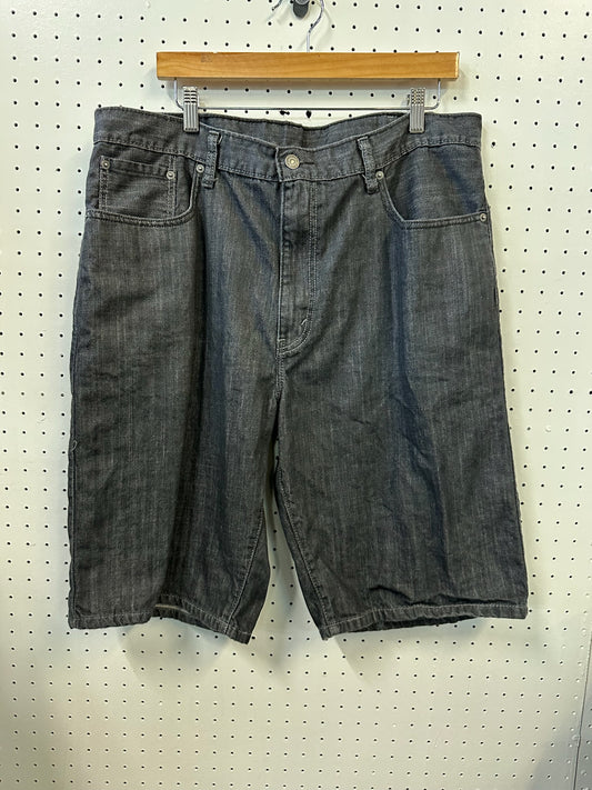 ( 38x11 ) Levi Shorts