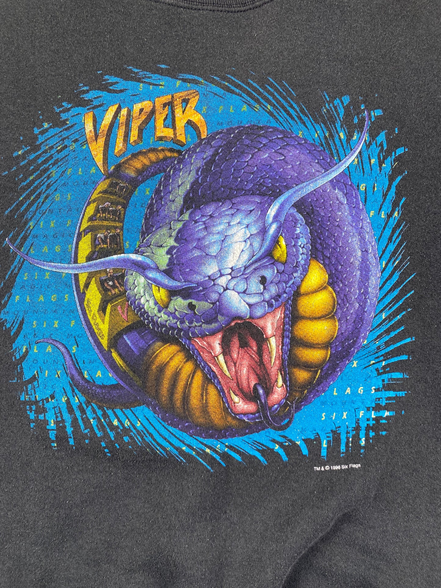 (XL) Vintage Viper Six Flags Crewneck