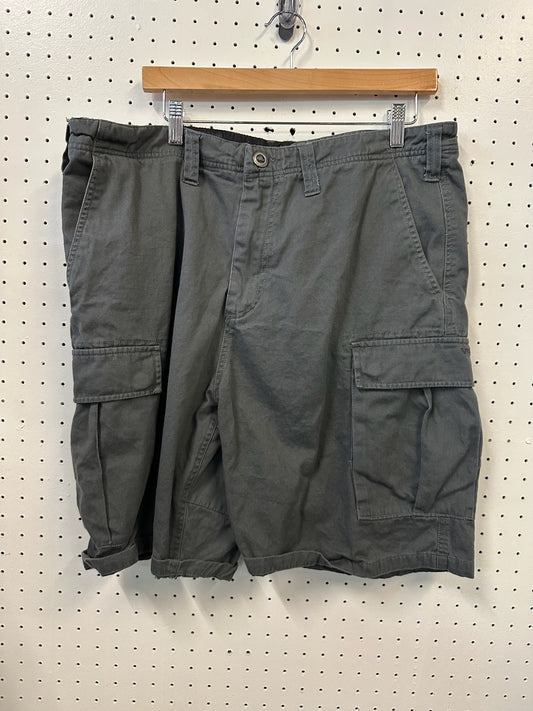 ( 36x9 ) Volcom Cargo Shorts