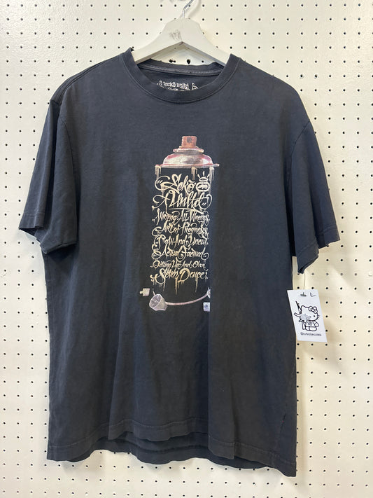 ( L ) Echo Spray Can Tshirt