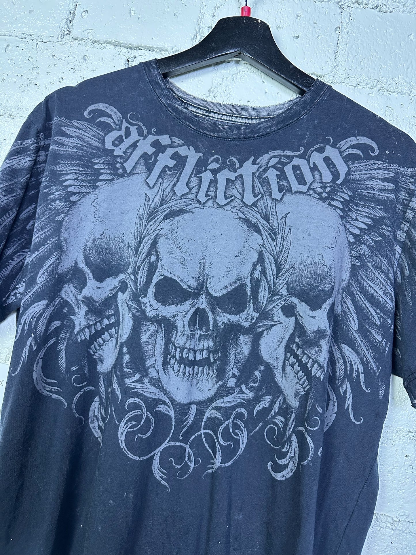 (L) Affliction T-shirt