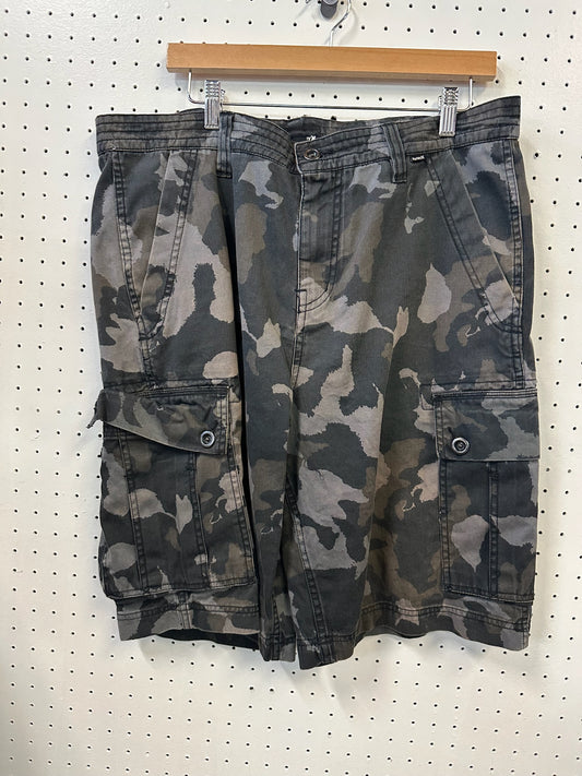 ( 38x11 ) Hurley Black Camo Shorts