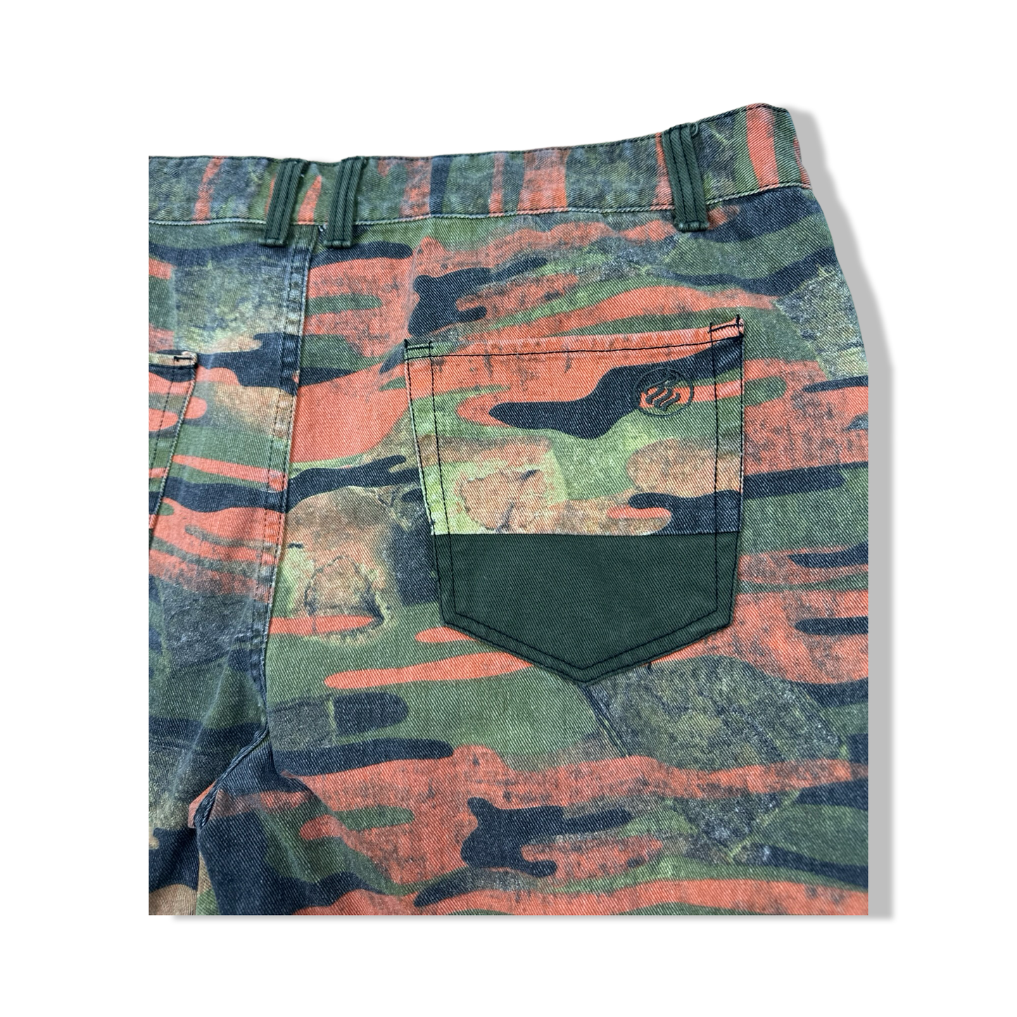 44" Y2k Roca Wear Camo Pants