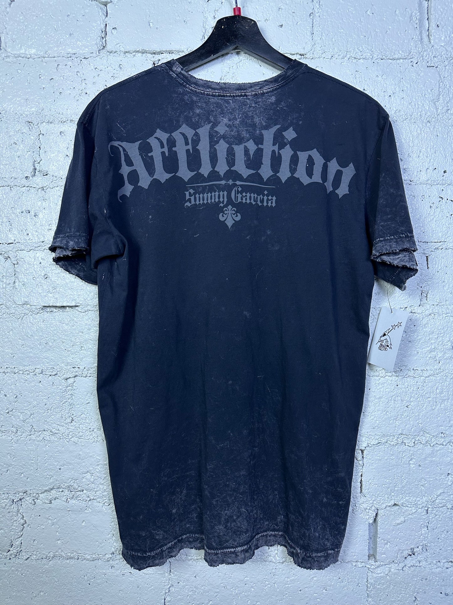 (L) Affliction T-shirt